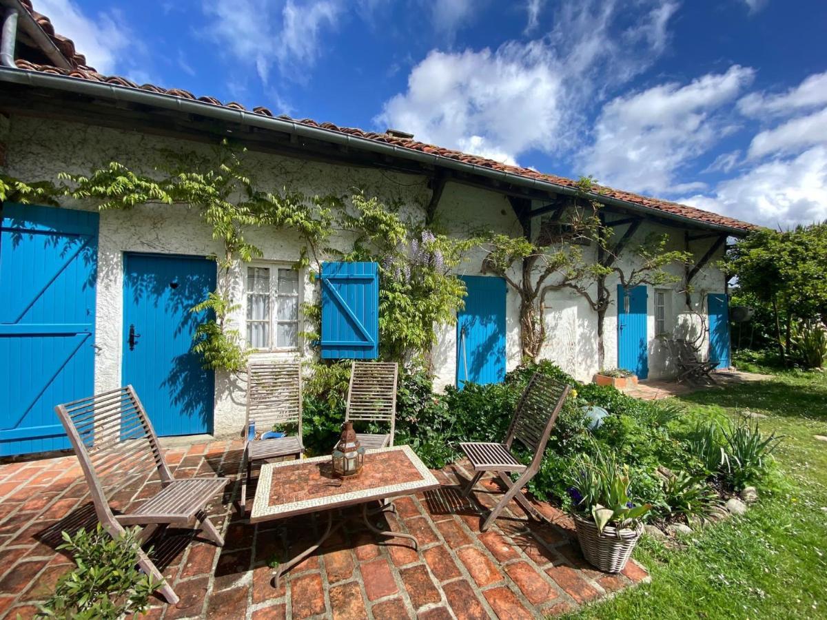 Bed and Breakfast Domaine Du Tafiart Sarron Экстерьер фото