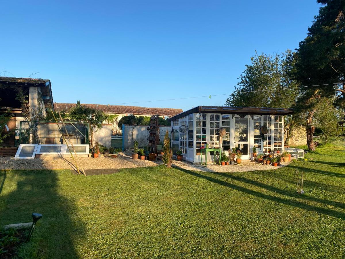 Bed and Breakfast Domaine Du Tafiart Sarron Экстерьер фото