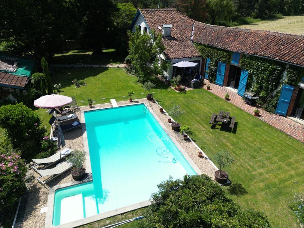Bed and Breakfast Domaine Du Tafiart Sarron Экстерьер фото